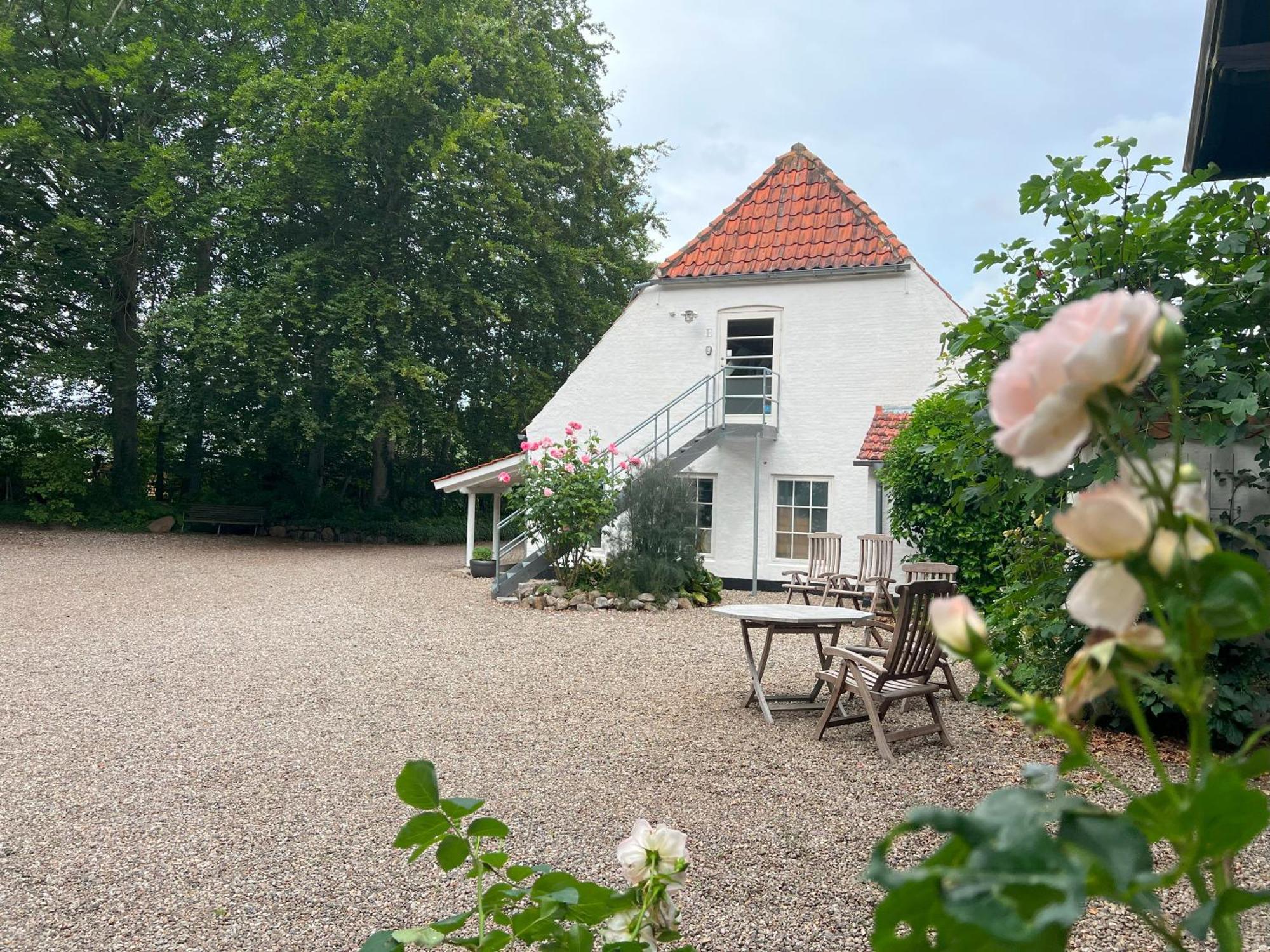 Skovridergaardens Ferielejligheder เออเบินโค ภายนอก รูปภาพ